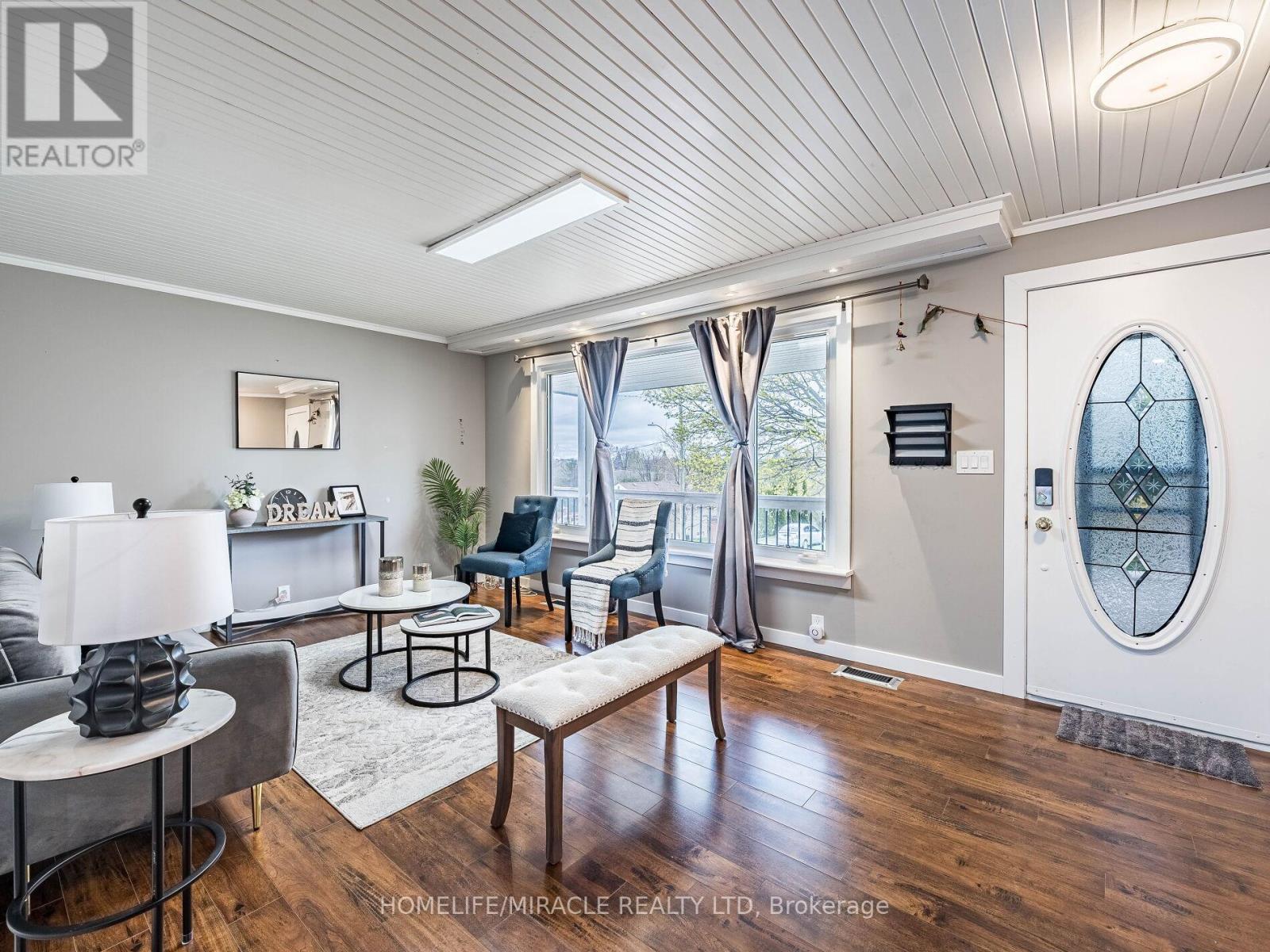 Property at 260 BROADVIEW AVENUE image 3