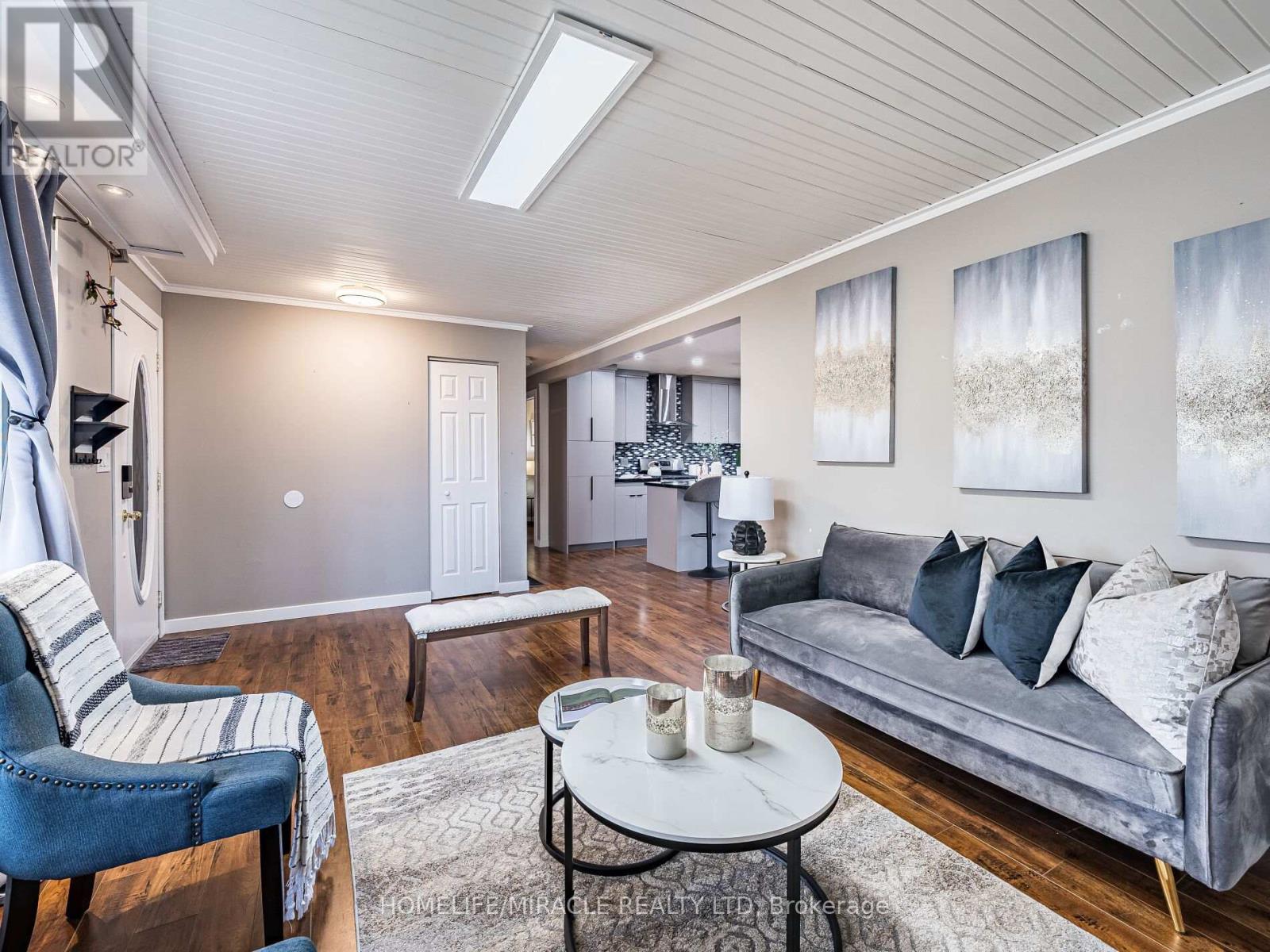 Property at 260 BROADVIEW AVENUE image 4
