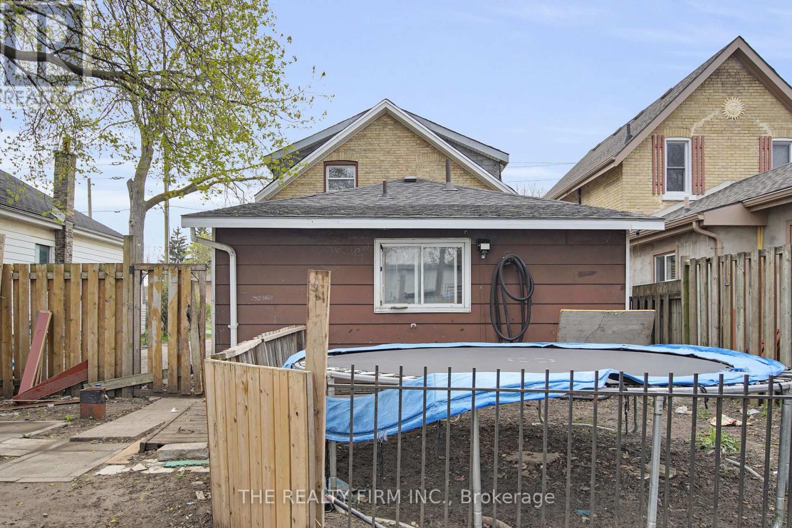 524 Simcoe Street, London East, Ontario N6B 1K4 - Photo 37 - X12114228