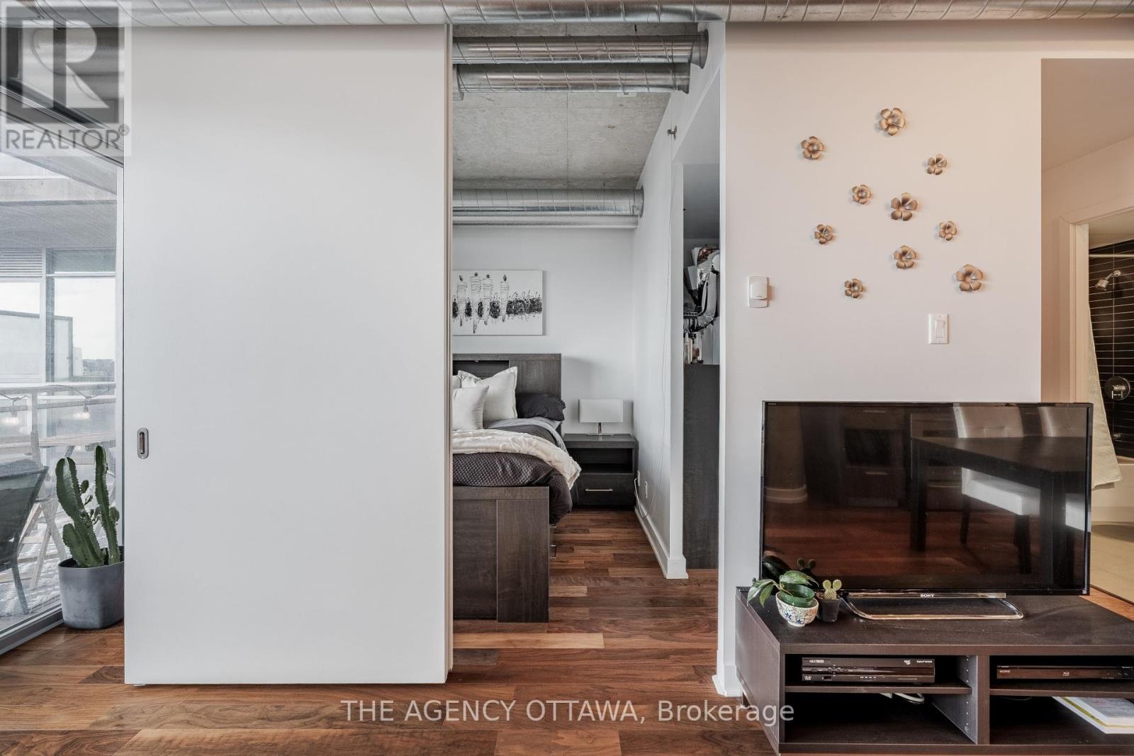 620 - 360 Mcleod Street, Ottawa, Ontario  K2P 1A9 - Photo 11 - X12114235