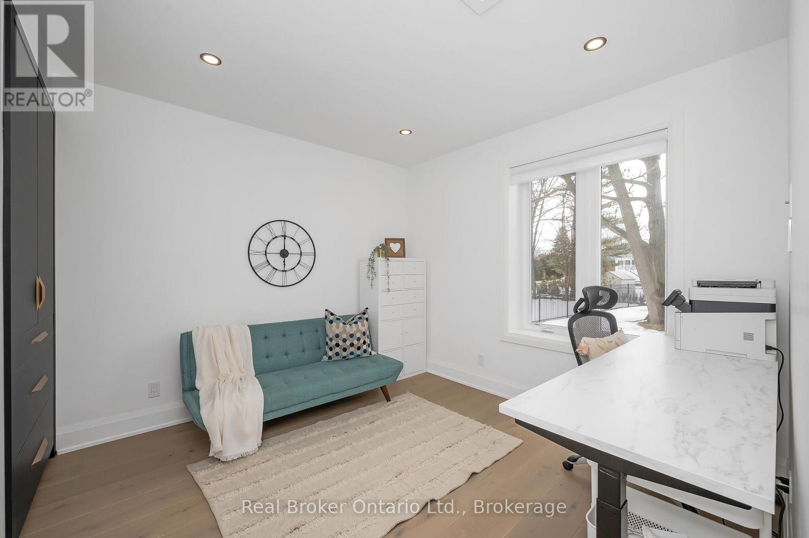 396 River Side Drive, Oakville, Ontario  L6K 3N7 - Photo 19 - W12114230