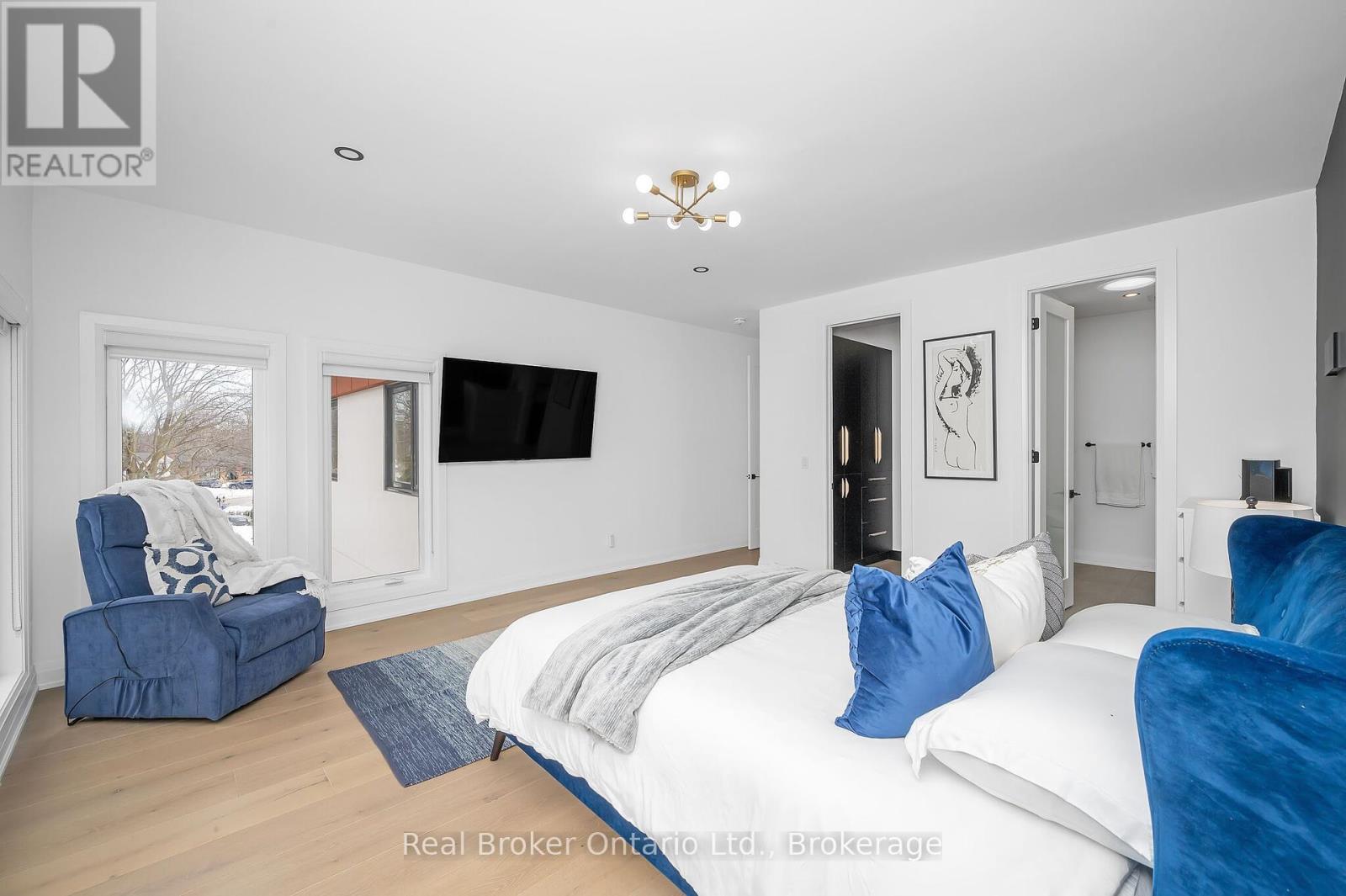 396 River Side Drive, Oakville, Ontario  L6K 3N7 - Photo 24 - W12114230