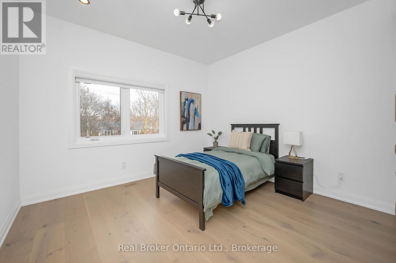 396 River Side Drive, Oakville, Ontario  L6K 3N7 - Photo 27 - W12114230