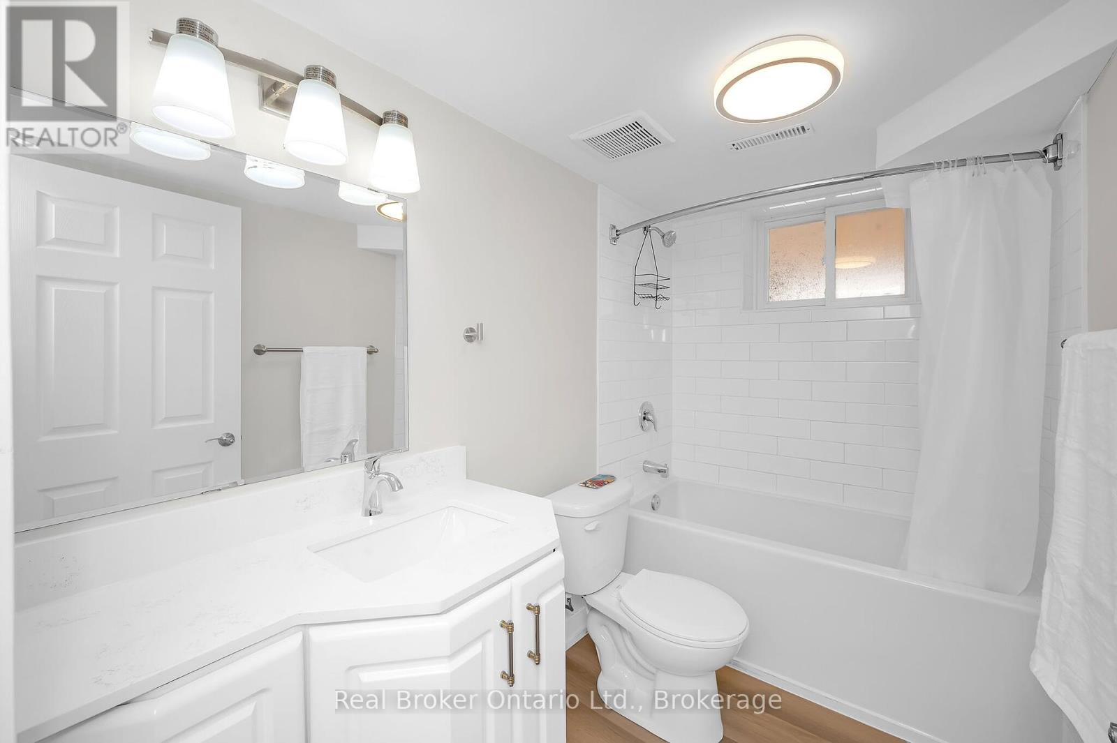 396 River Side Drive, Oakville, Ontario  L6K 3N7 - Photo 38 - W12114230