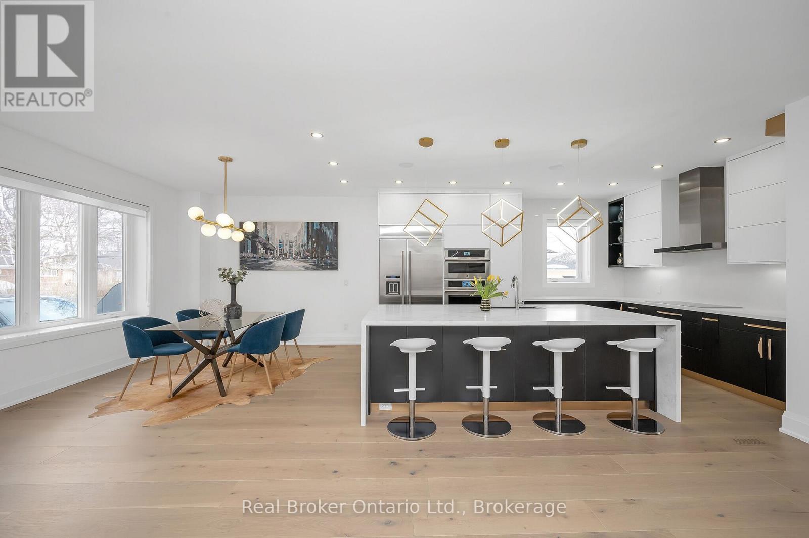 396 River Side Drive, Oakville, Ontario  L6K 3N7 - Photo 6 - W12114230