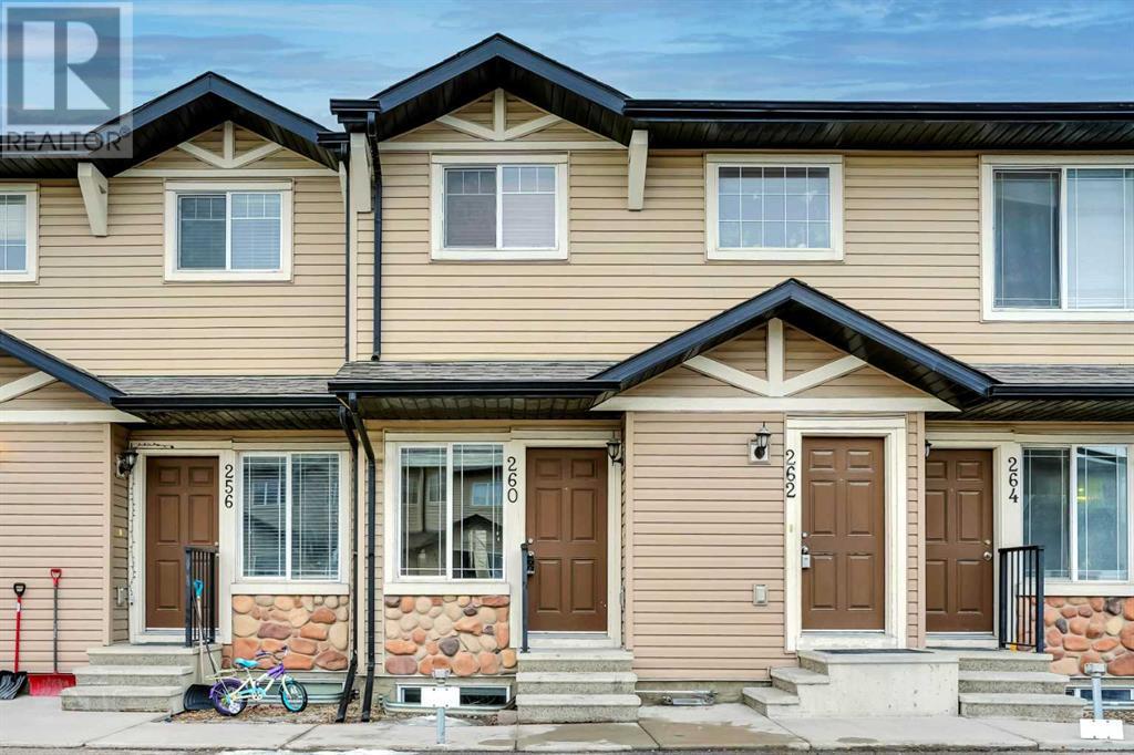 Property at 260 Saddlebrook Point NE image 1