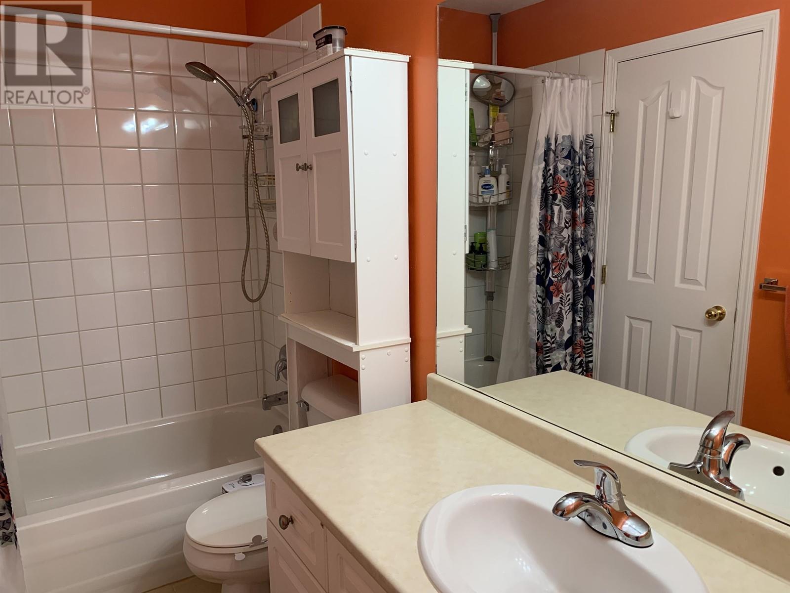 Listing Picture 15 of 21 : 3 3051 SPRINGFIELD DRIVE, Richmond / 烈治文 - 魯藝地產 Yvonne Lu Group - MLS Medallion Club Member