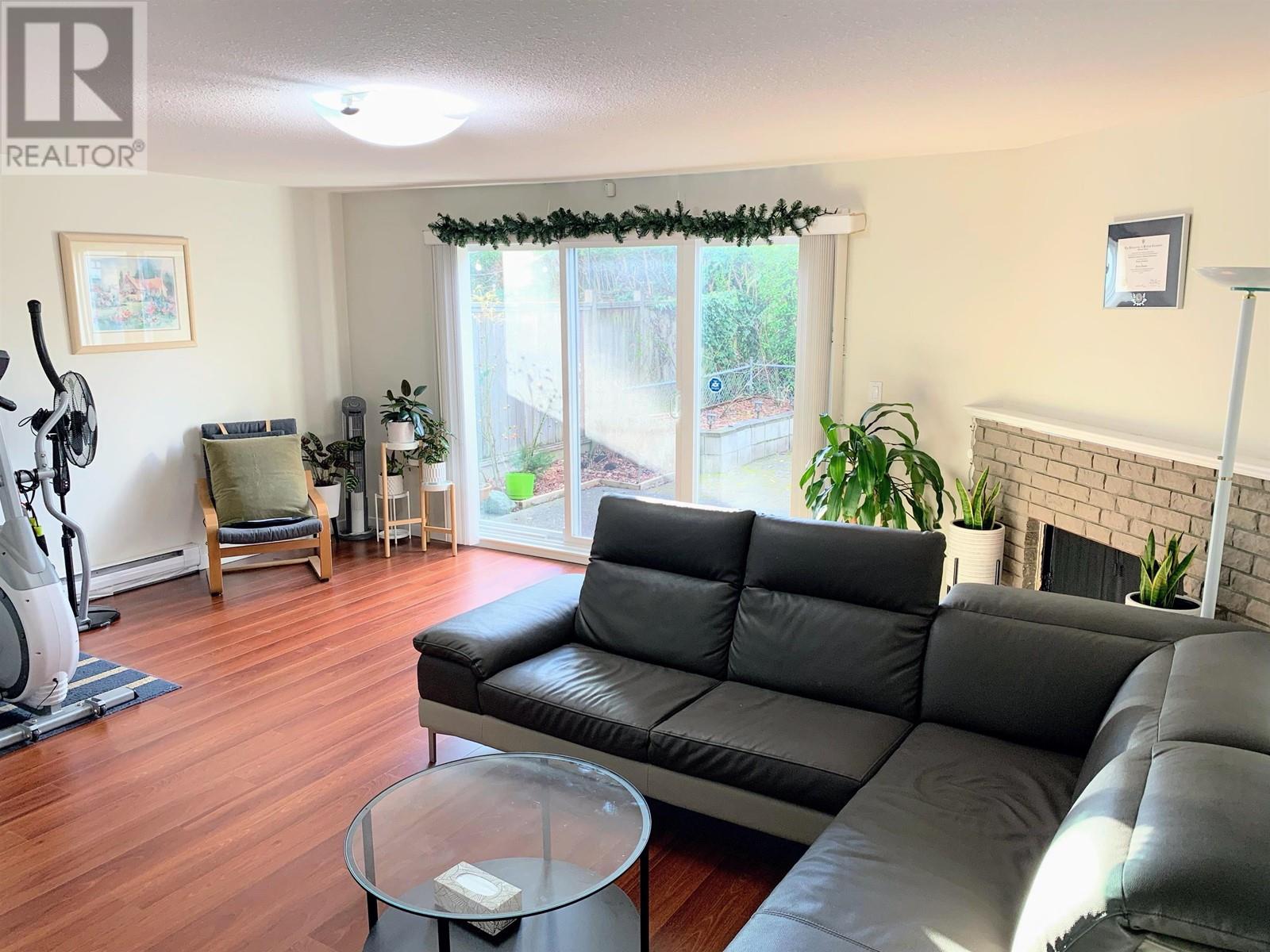 Listing Picture 3 of 21 : 3 3051 SPRINGFIELD DRIVE, Richmond / 烈治文 - 魯藝地產 Yvonne Lu Group - MLS Medallion Club Member