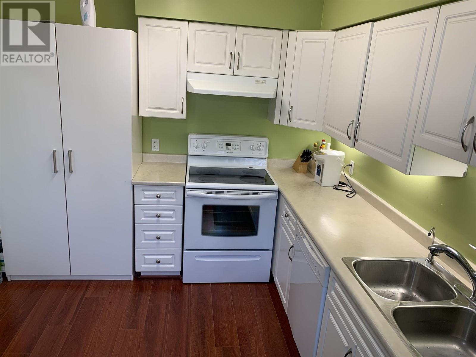 Listing Picture 8 of 21 : 3 3051 SPRINGFIELD DRIVE, Richmond / 烈治文 - 魯藝地產 Yvonne Lu Group - MLS Medallion Club Member