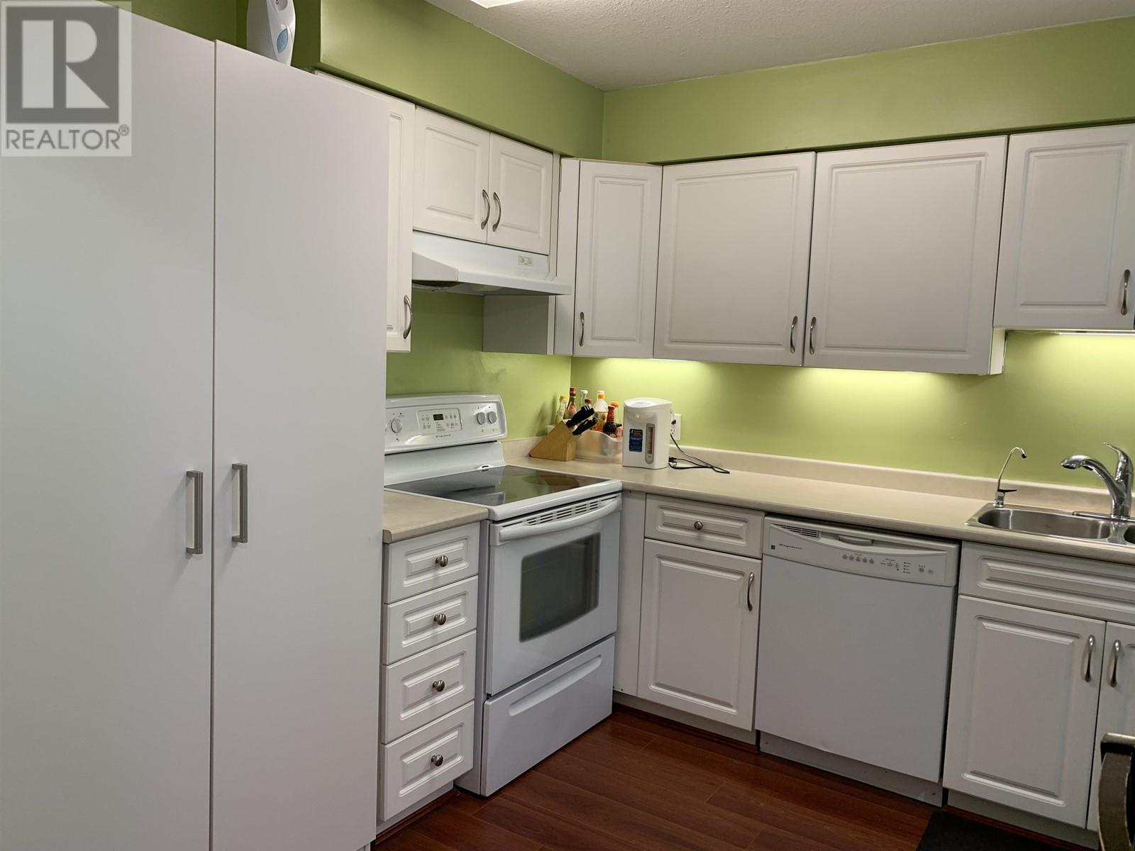 Listing Picture 9 of 21 : 3 3051 SPRINGFIELD DRIVE, Richmond / 烈治文 - 魯藝地產 Yvonne Lu Group - MLS Medallion Club Member