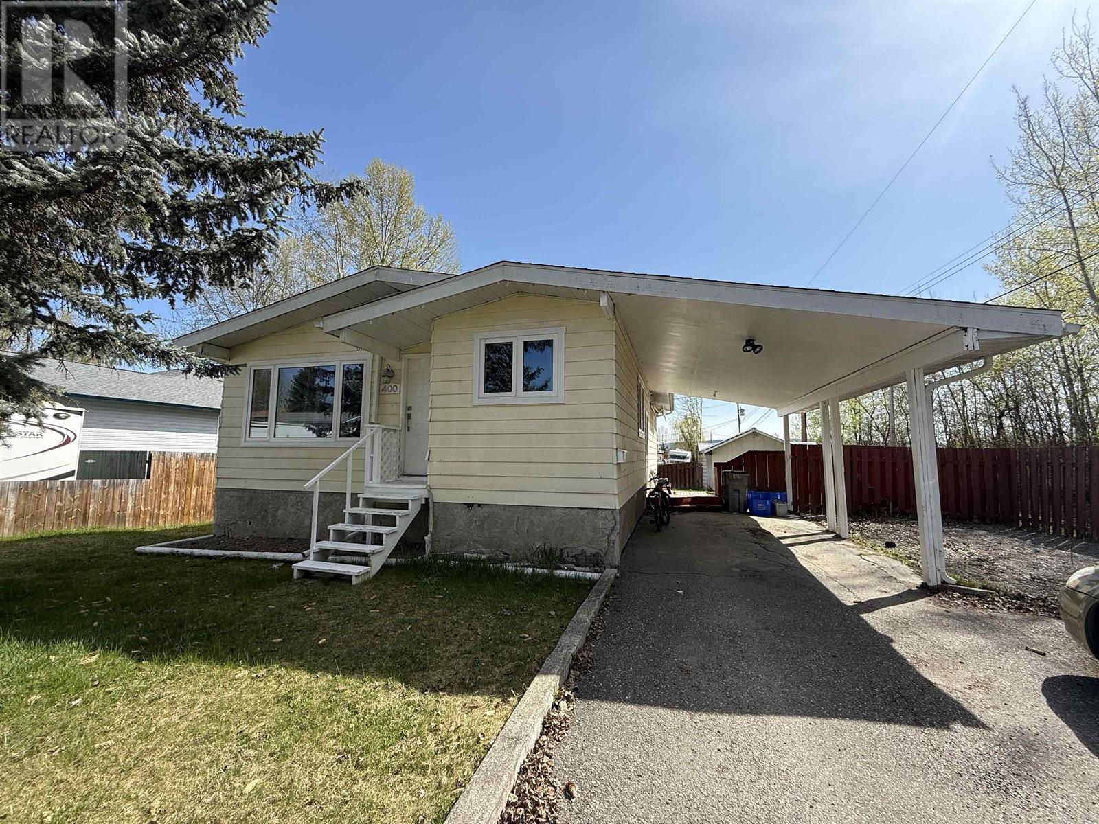 Property at 400 PIERCE CRESCENT image 1