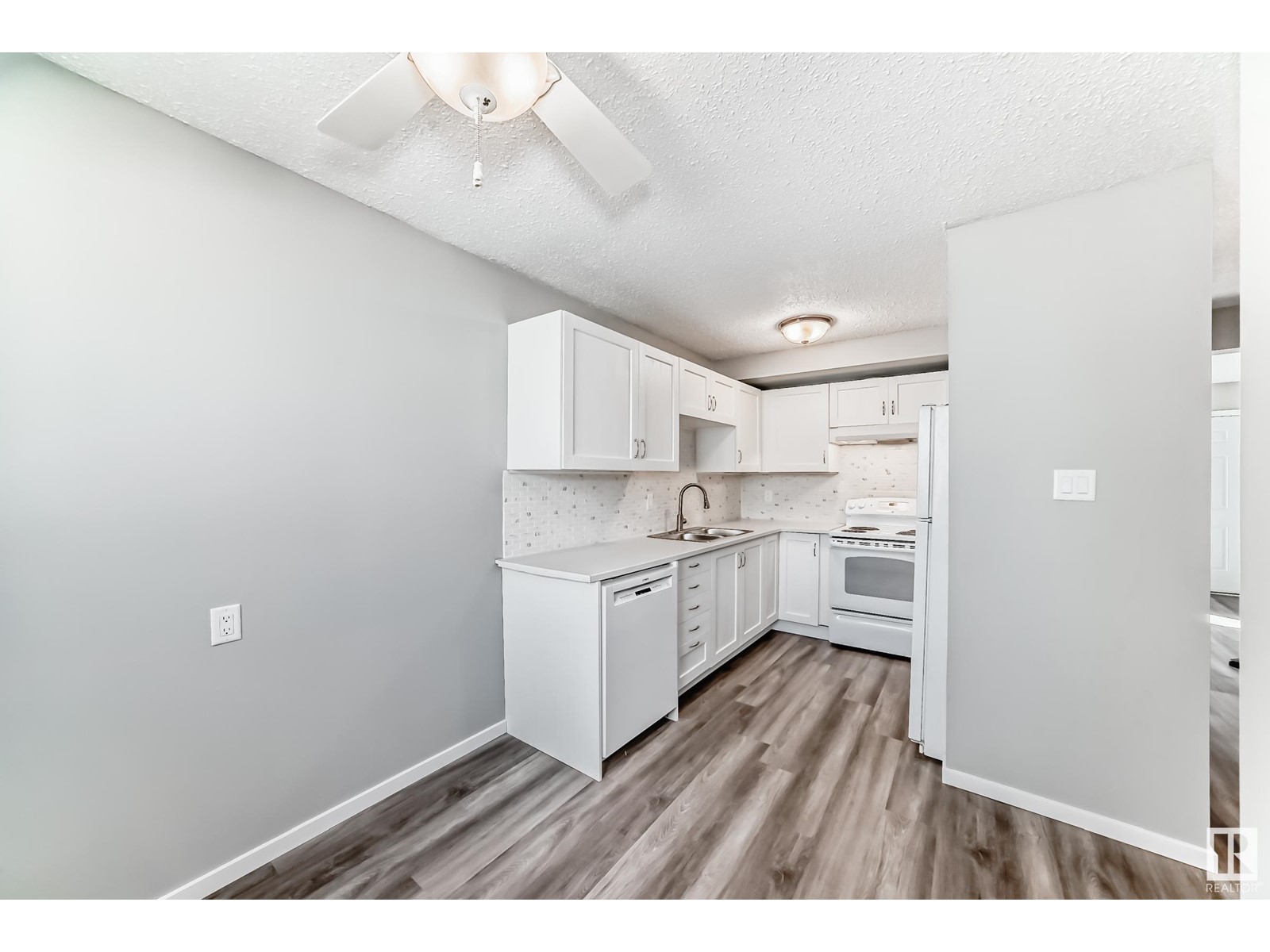 Property at #142 10633 31 AV NW NW image 4