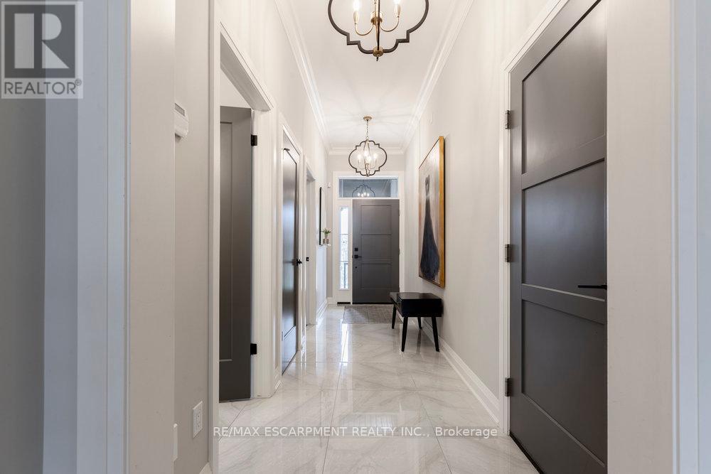 Property at 98 CARRICK TRAIL image 3