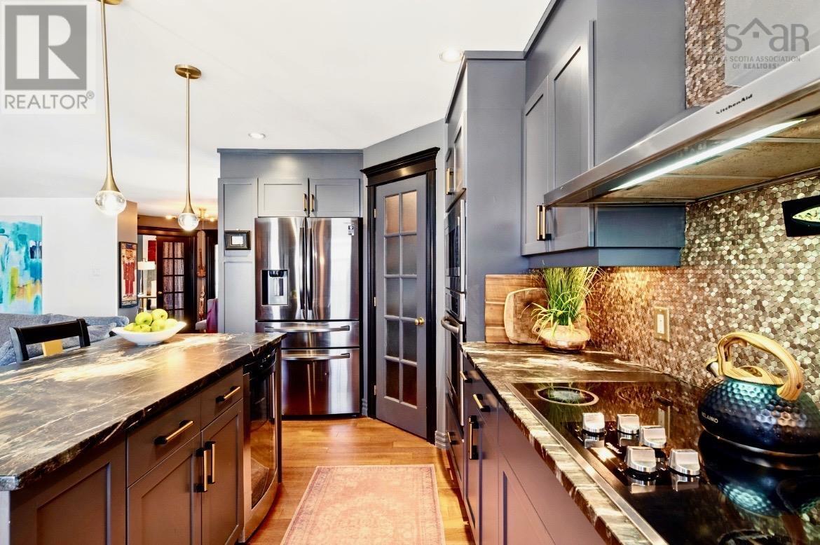 Property at 390 Gleneagles Drive image 5