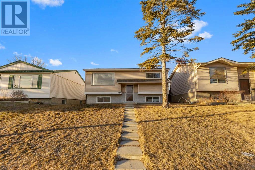 Property at 127 Fallswater Road NE image 3