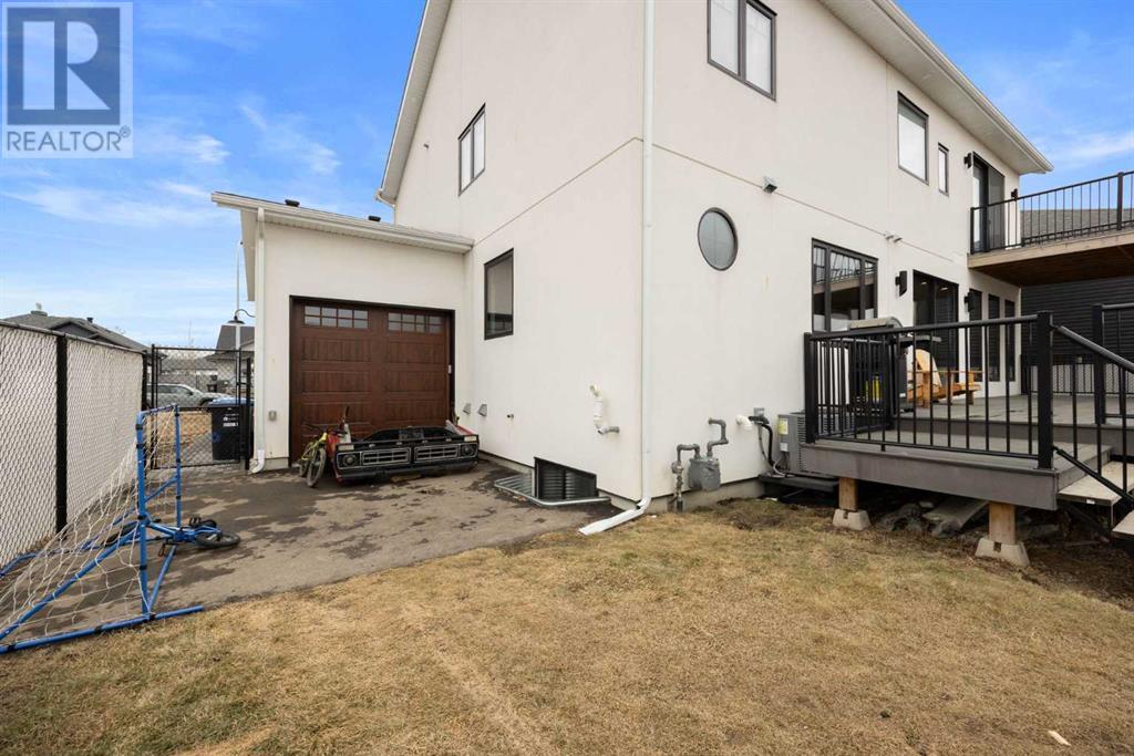 128 Beaverlodge Close, Fort Mcmurray, Alberta  T9H 2Y5 - Photo 37 - A2216265