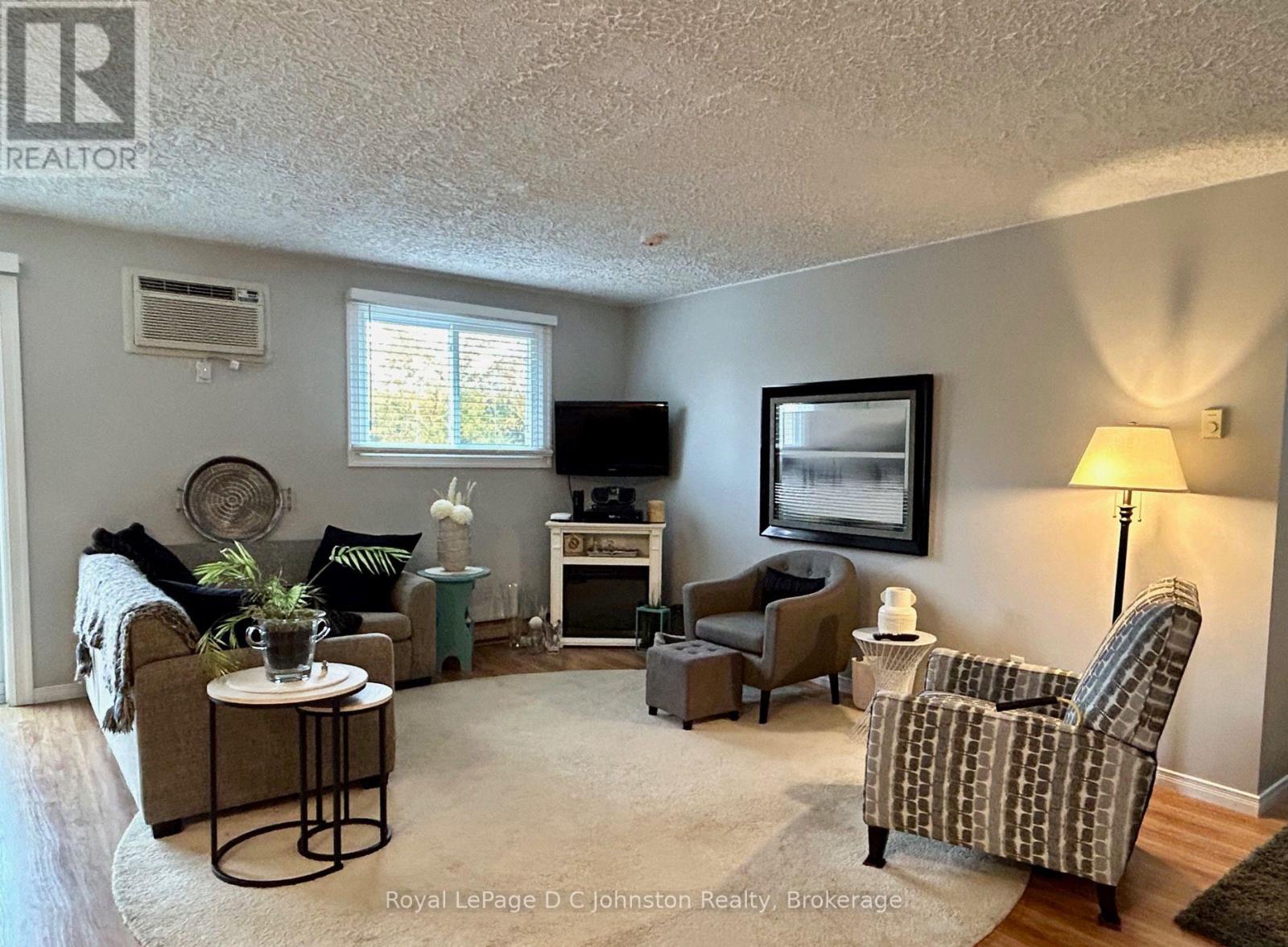 307 - 229 Adelaide Street, Saugeen Shores, Ontario  N0H 2L0 - Photo 3 - X12111130