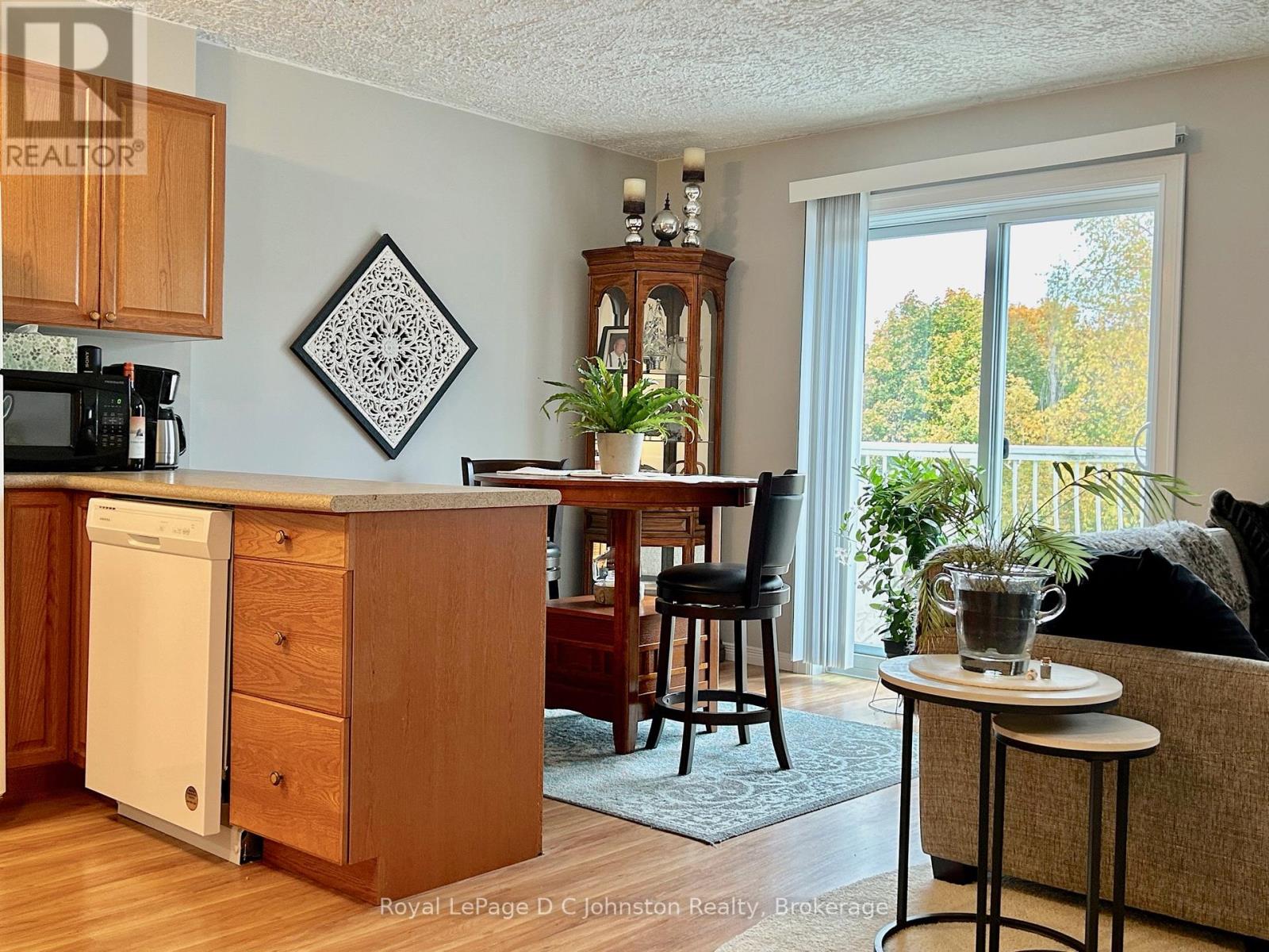 307 - 229 Adelaide Street, Saugeen Shores, Ontario  N0H 2L0 - Photo 6 - X12111130