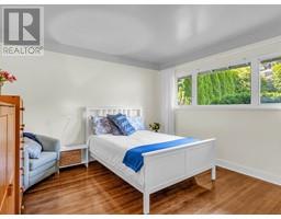 72 GLENGARRY CRESCENT, West Vancouver property photo listing R2996188 for sale