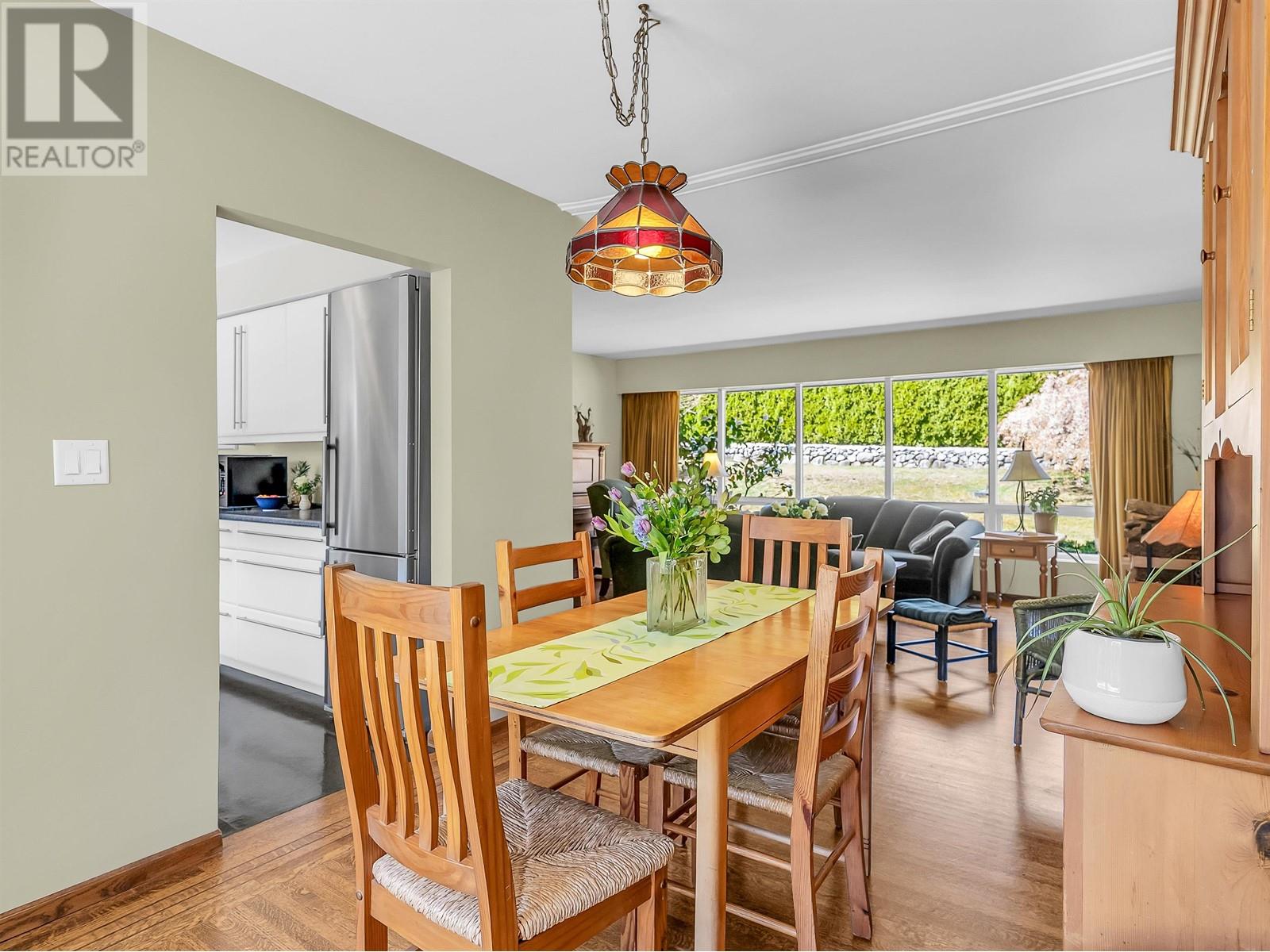 72 Glengarry Crescent, West Vancouver, British Columbia  V7S 1B5 - Photo 3 - R2996188
