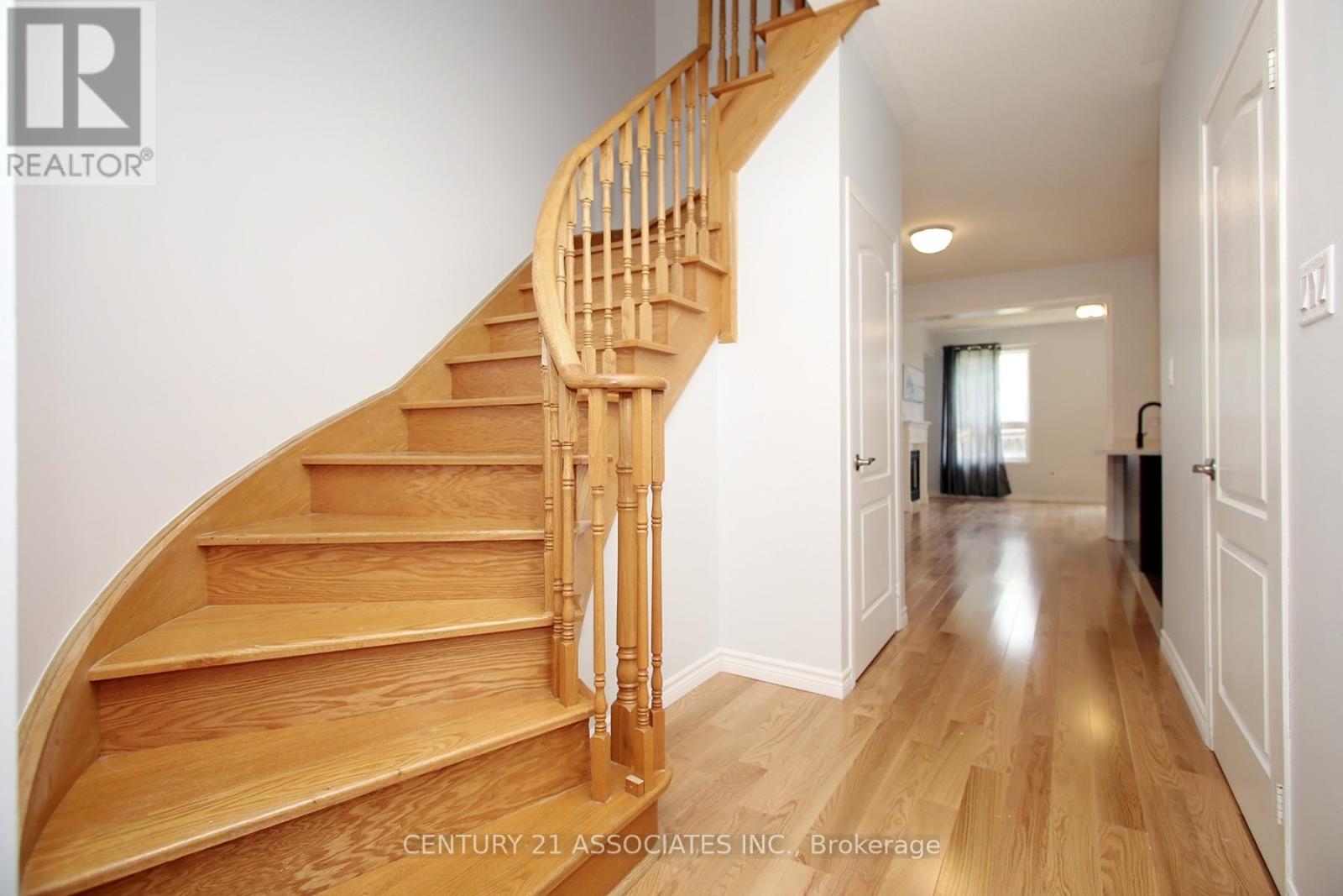 Property at 2350 STONE GLEN CRESCENT image 3