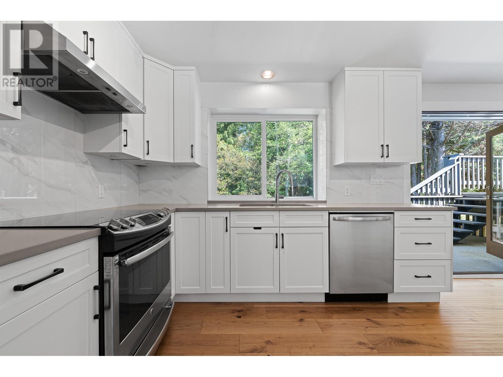 2585 The Boulevard, Squamish, British Columbia  V0N 1T0 - Photo 8 - R2996675