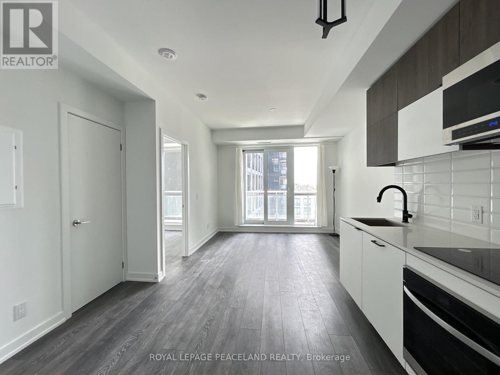501 - 8888 Yonge Street, Richmond Hill, Ontario  L4C 5V6 - Photo 2 - N12109219