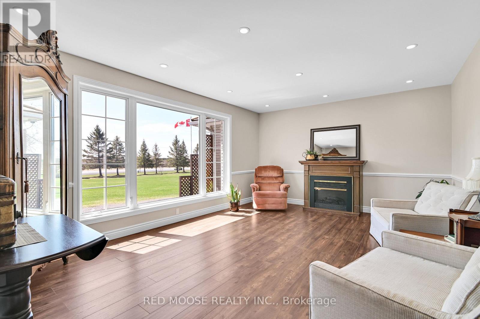 9859 Russell Road, Ottawa, Ontario  K4B 1R8 - Photo 7 - X12114329