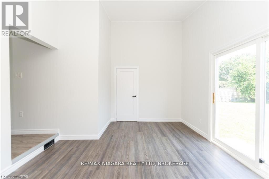 25 Meadowvale Drive, St. Catharines (Lakeport), Ontario  L2N 3Z6 - Photo 14 - X12114317