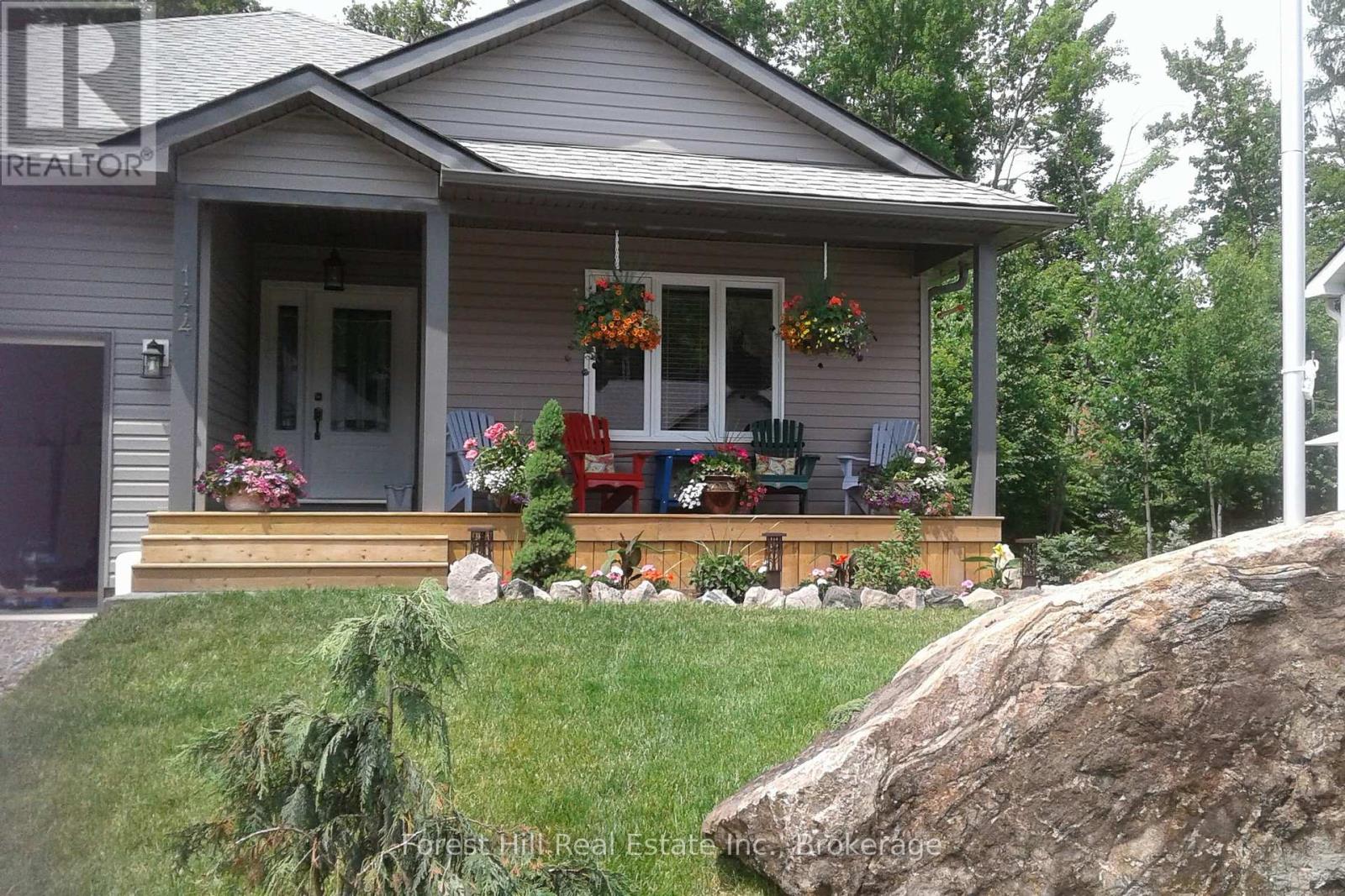 Property at 144 PINERIDGE GATE image 4