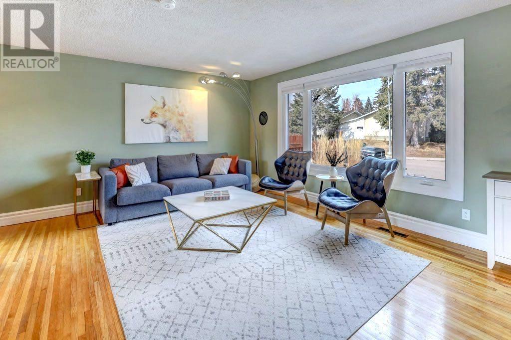 Property at 36 Allandale Close SE image 3