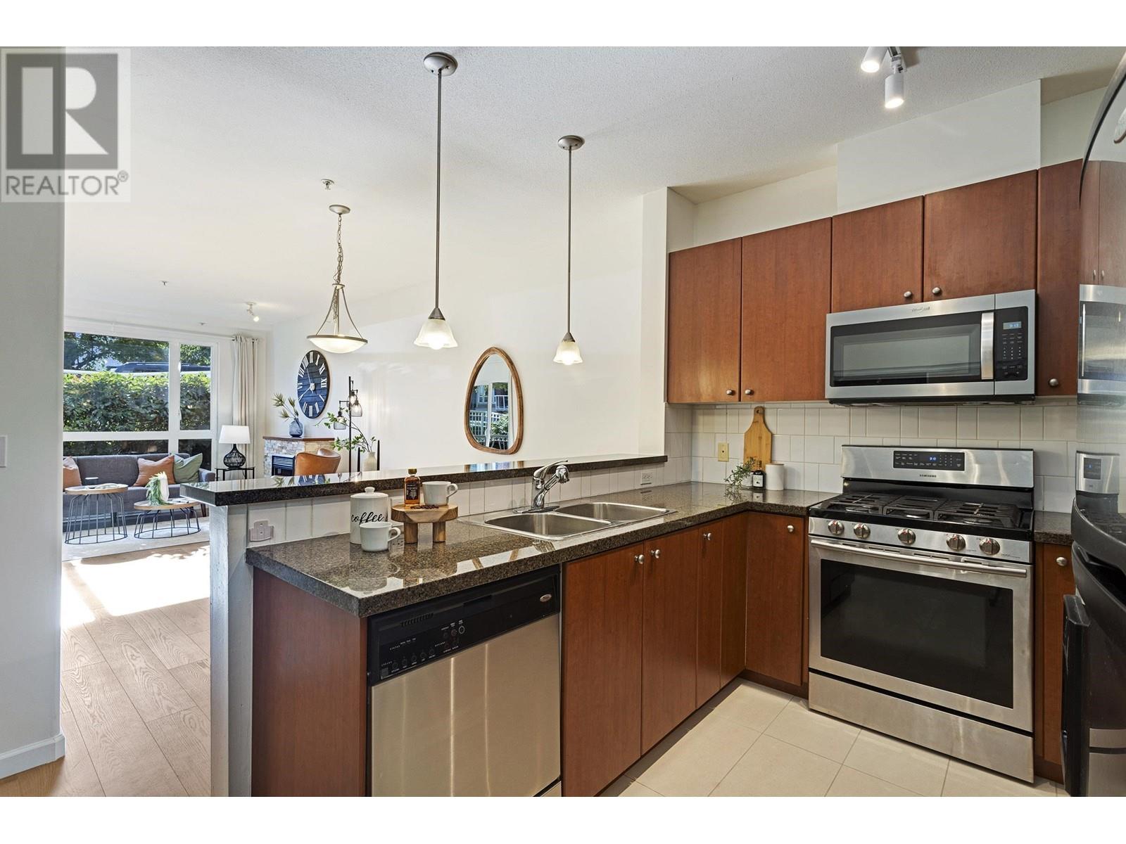 205 14 E Royal Avenue, New Westminster, British Columbia  V3L 5W5 - Photo 6 - R2996547