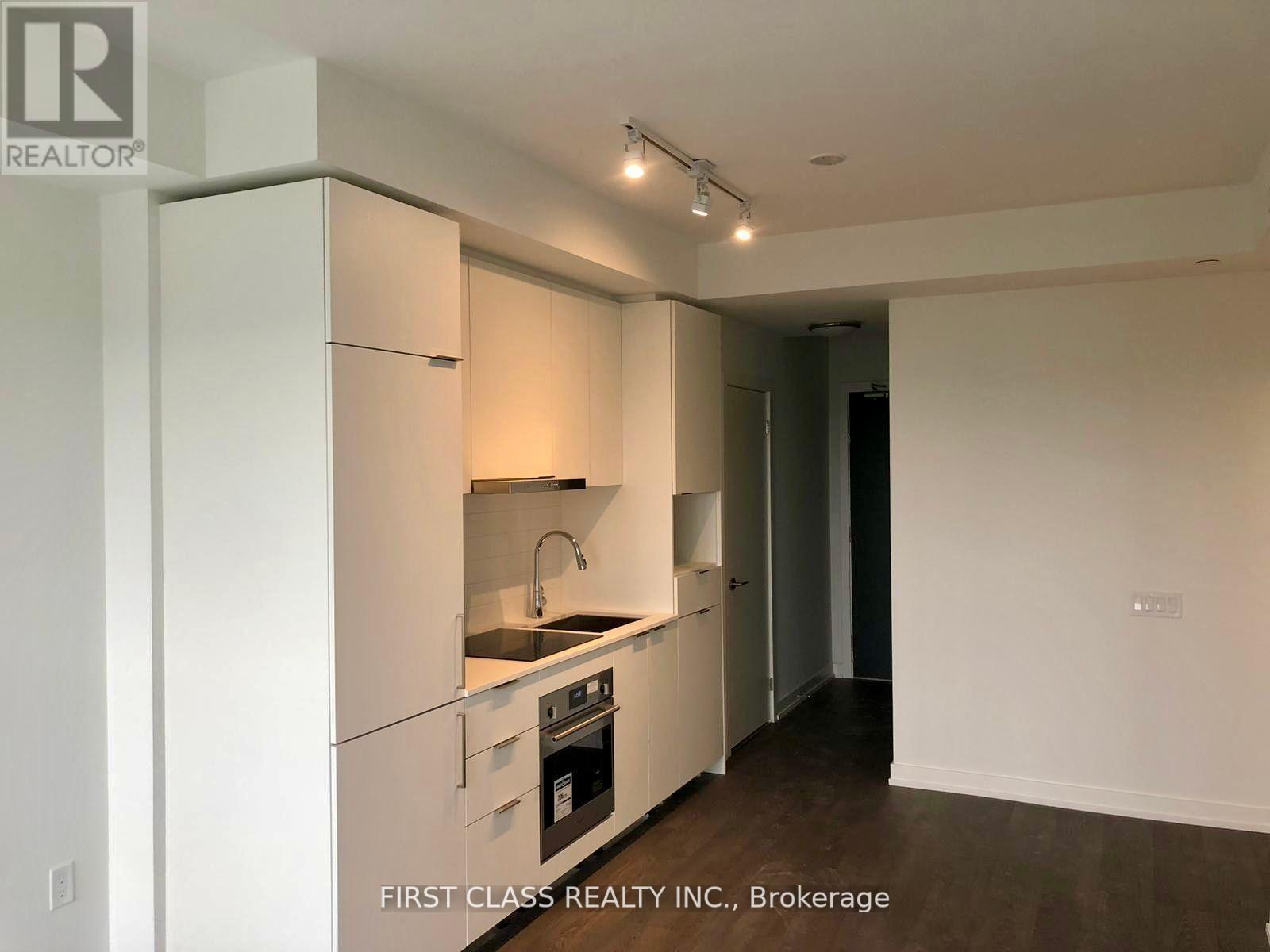 N2301 - 7 GOLDEN LION HEIGHTS, Toronto, Ontario