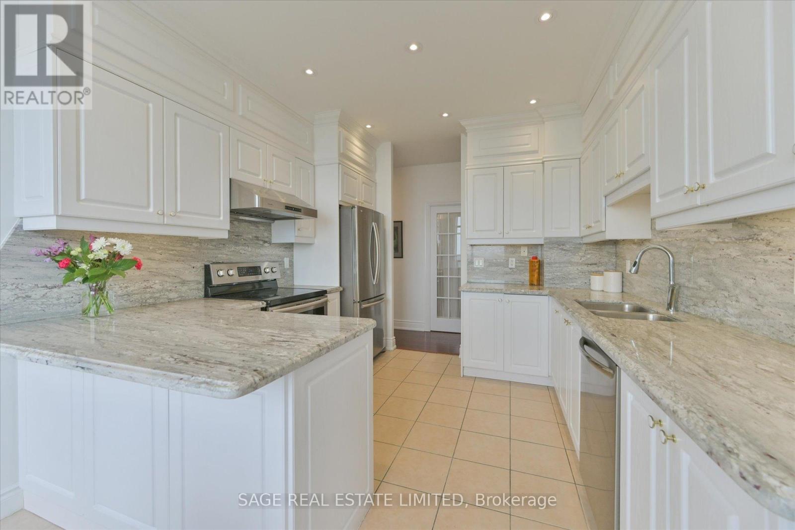Ph2102 - 1101 Leslie Street, Toronto, Ontario  M3C 4G3 - Photo 15 - C12114322