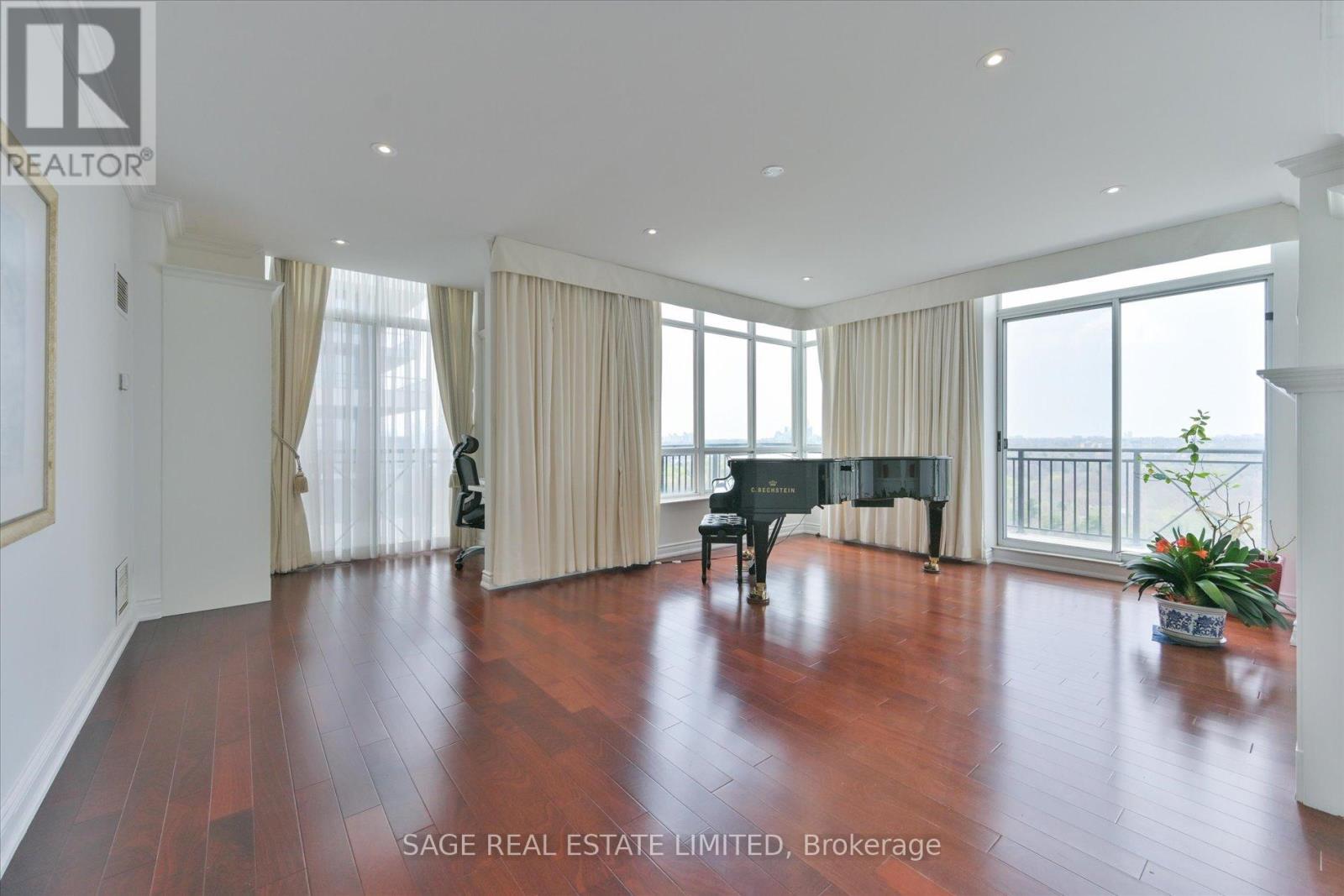 Ph2102 - 1101 Leslie Street, Toronto, Ontario  M3C 4G3 - Photo 6 - C12114322