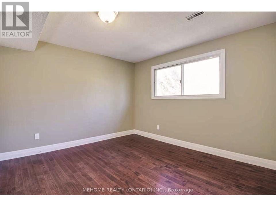 292 Plymouth Trail, Newmarket, Ontario  L3Y 6G7 - Photo 11 - N12114318