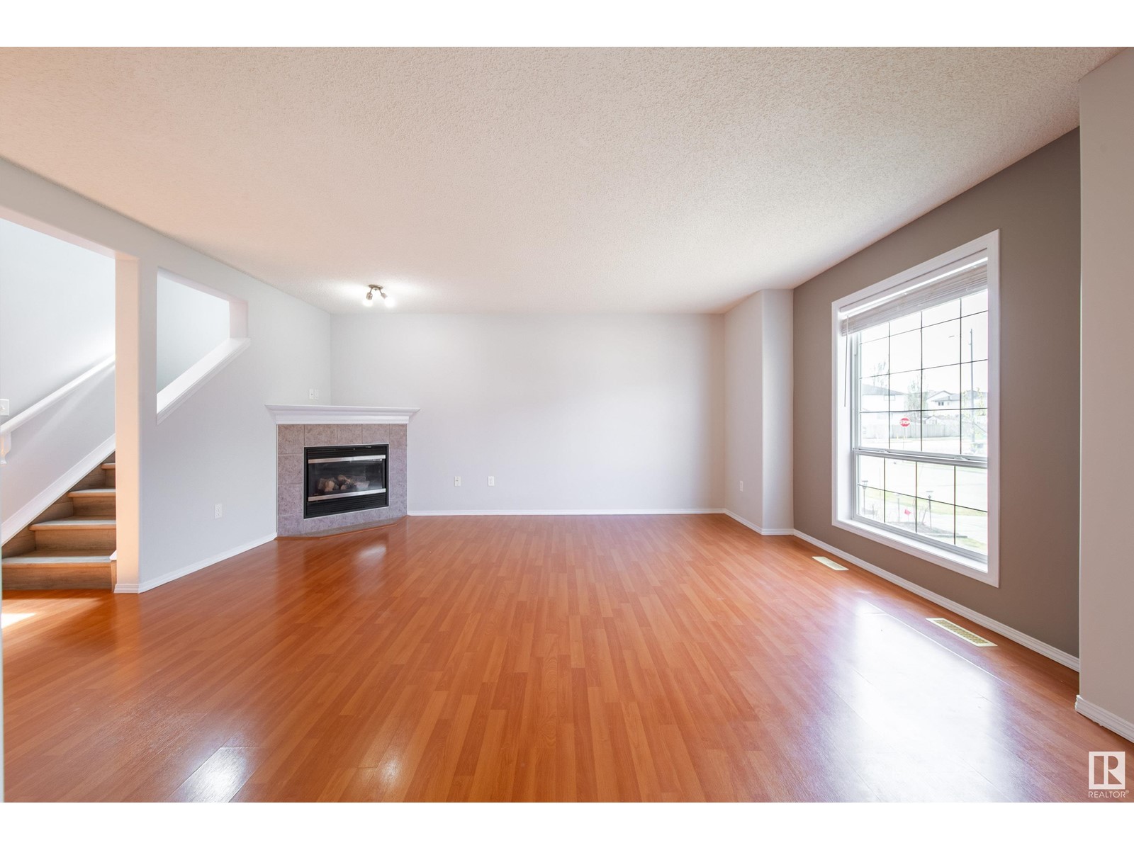Property at 317 85 ST SW image 5