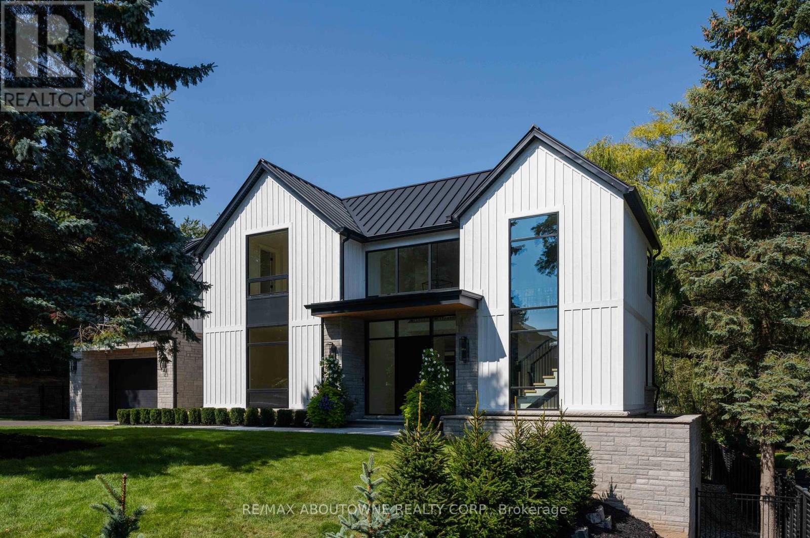 233 LAKEWOOD DRIVE, Oakville, Ontario