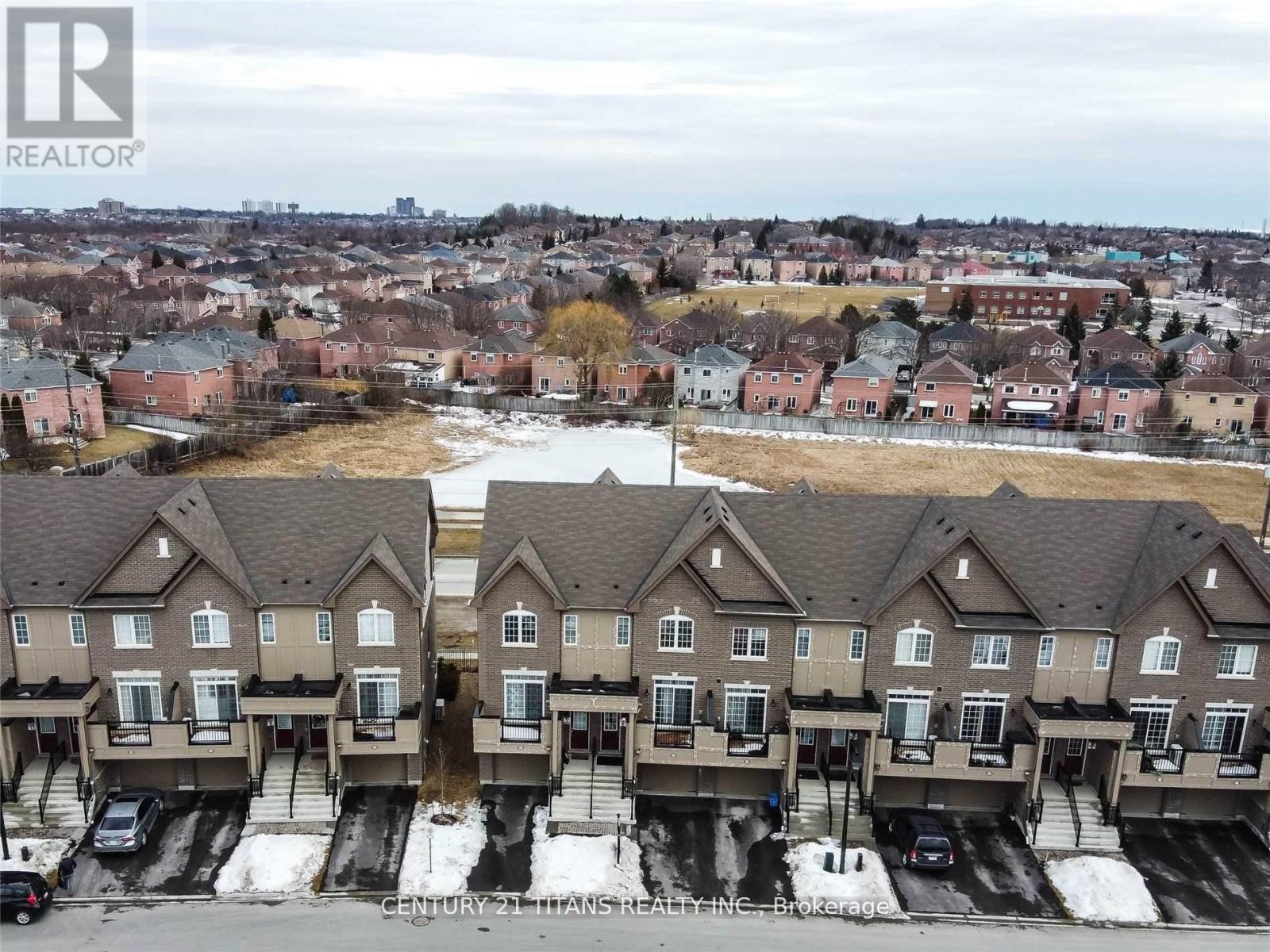 Property at 506 ROSSLAND ROAD W image 4