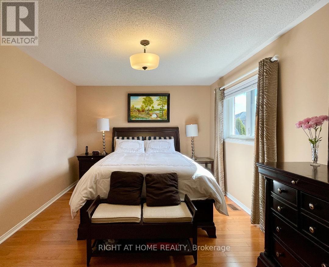 845 Mays Crescent, Mississauga, Ontario  L5V 2G6 - Photo 16 - W12100406