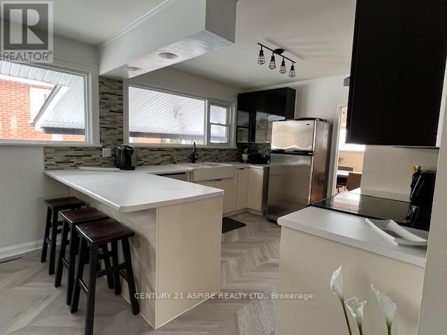249 Peter Street, Pembroke, Ontario  K8A 1R1 - Photo 5 - X12114336