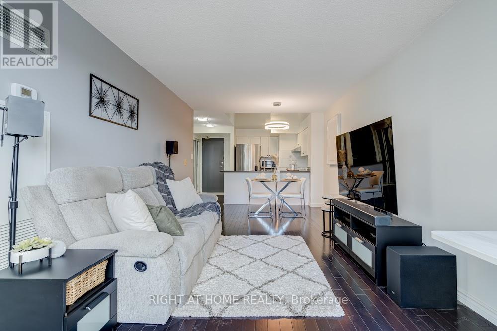 304 - 19 Northern Heights Drive, Richmond Hill, Ontario  L4B 4M4 - Photo 5 - N12113608