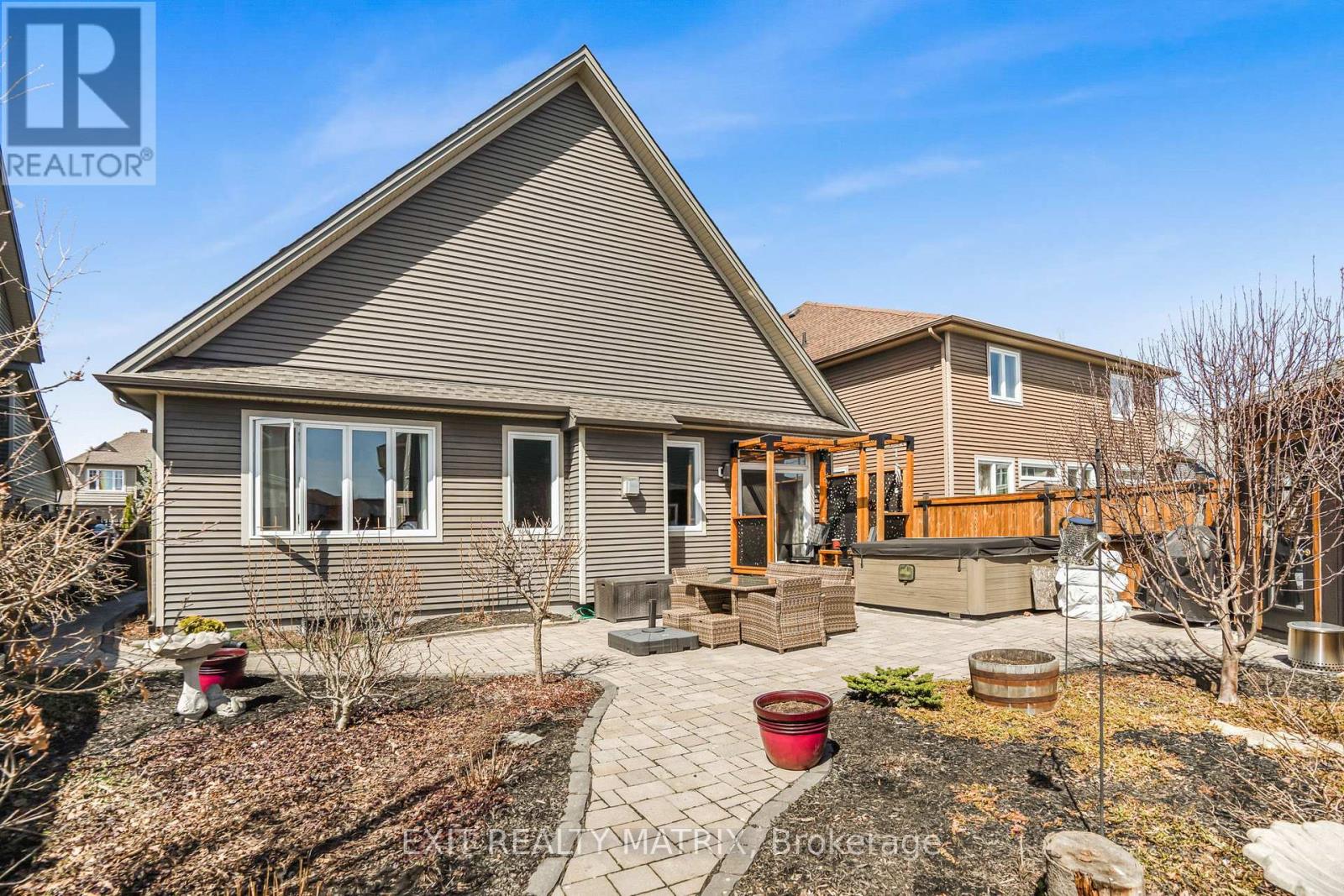 454 Creekview Way, Ottawa, Ontario  K1T 0J5 - Photo 3 - X12114337