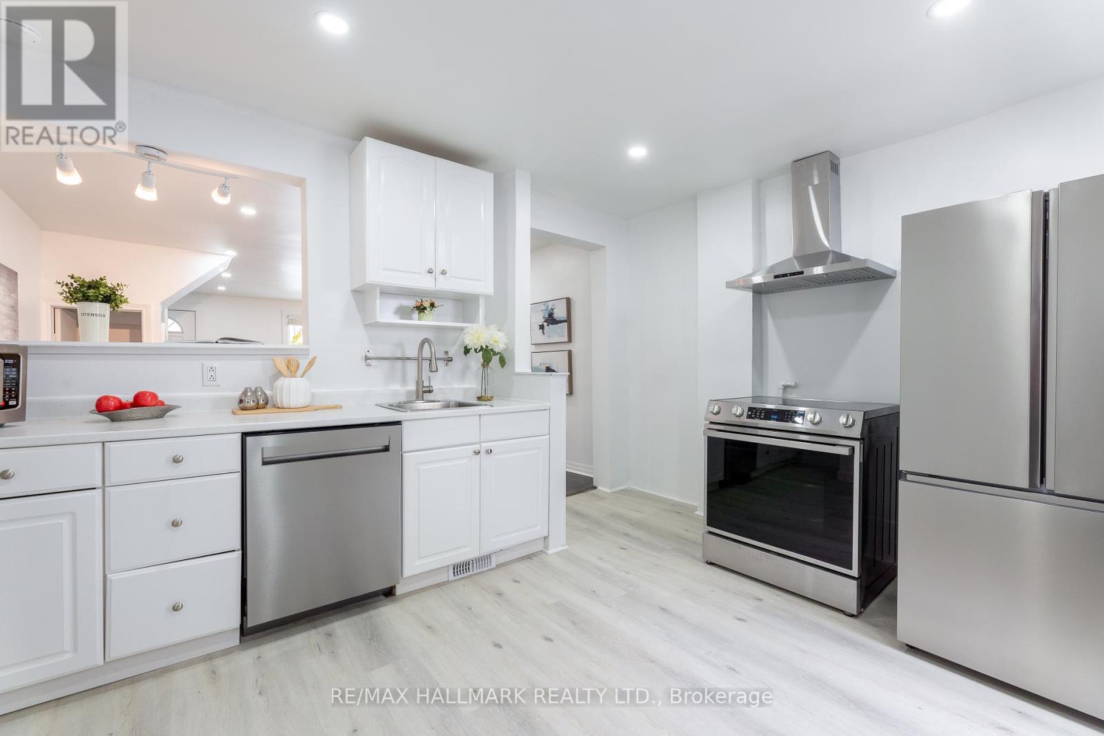 106 Willow Avenue, Toronto, Ontario  M4E 3K3 - Photo 12 - E12108195