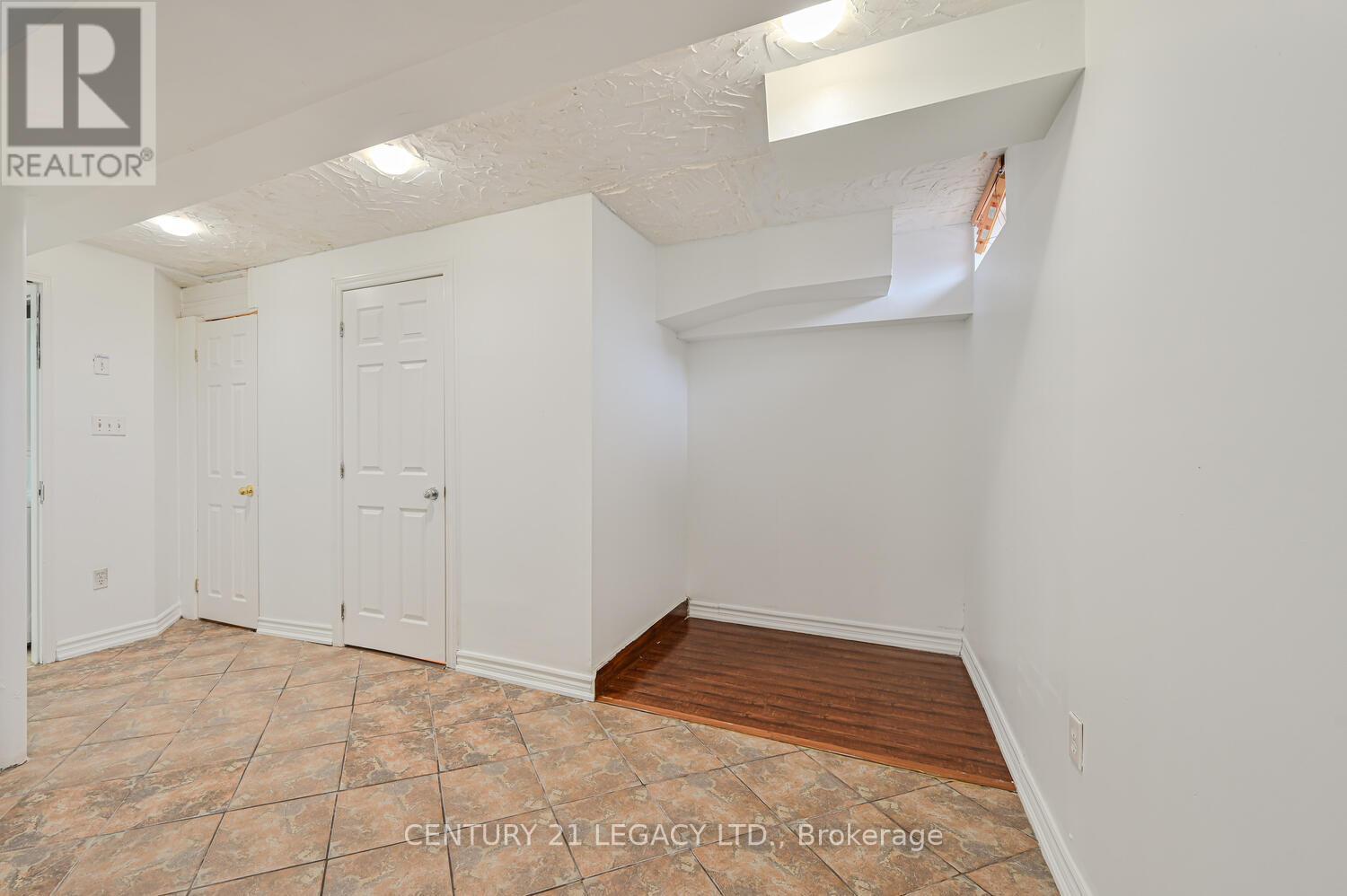 176 Spadina Road, Brampton, Ontario  L6X 4X6 - Photo 9 - W12114335