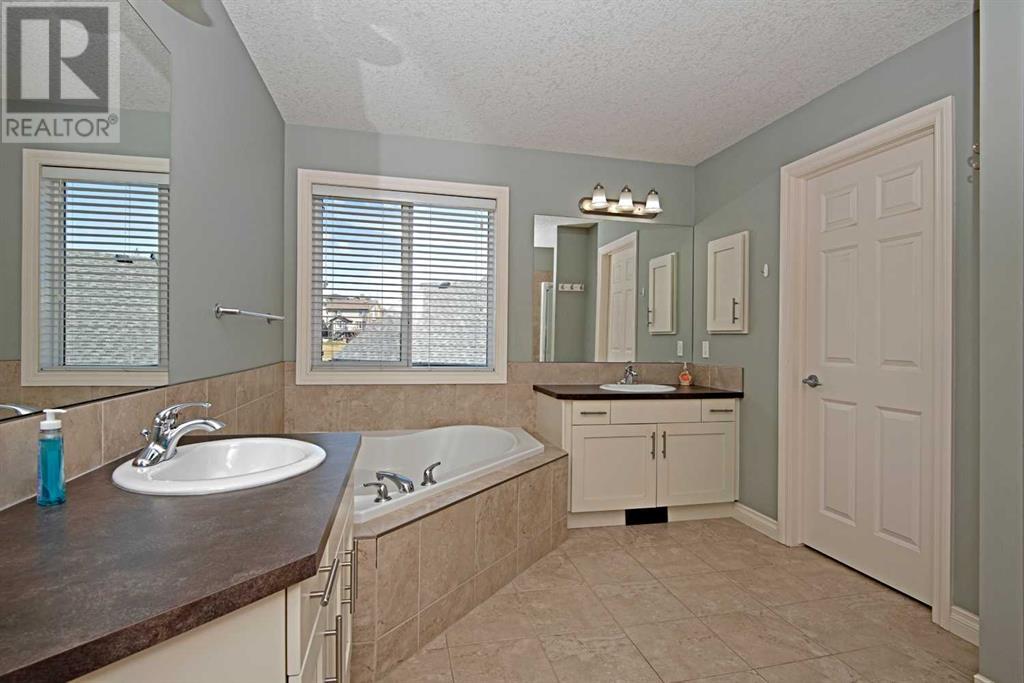 115 Westmount Green, Okotoks, Alberta  T1S 2L3 - Photo 21 - A2212895