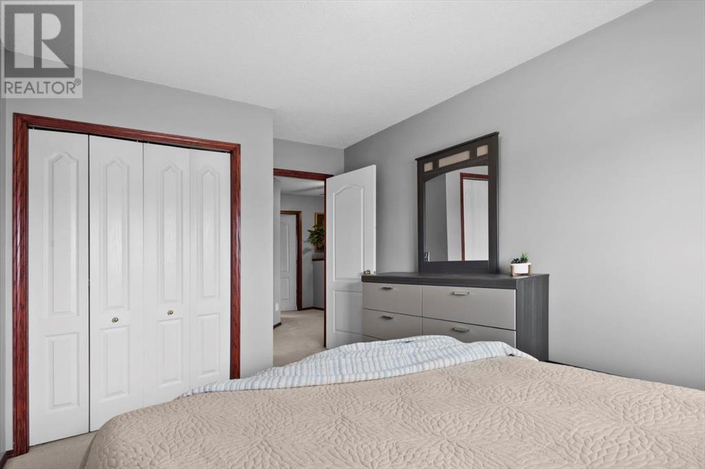 1412 Meadowbrook Drive Se, Airdrie, Alberta  T4A 2B4 - Photo 35 - A2213410