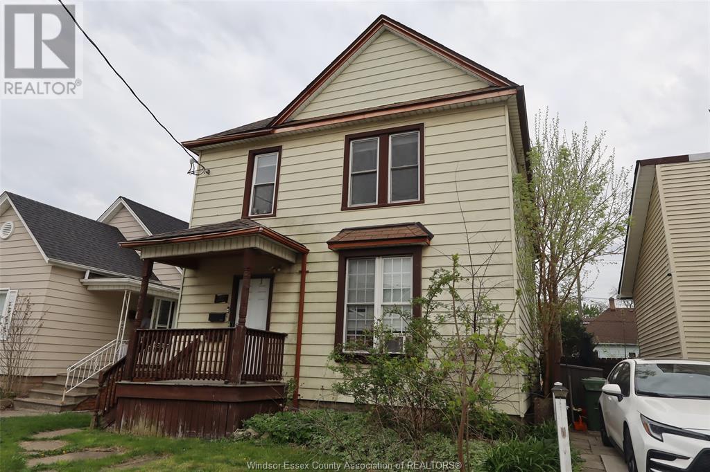 MLS# 25008835: 817 CHATHAM STREET East, Windsor, Canada