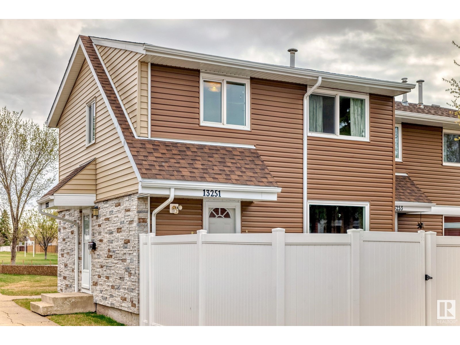 Property at 13251 47 ST NW image 1