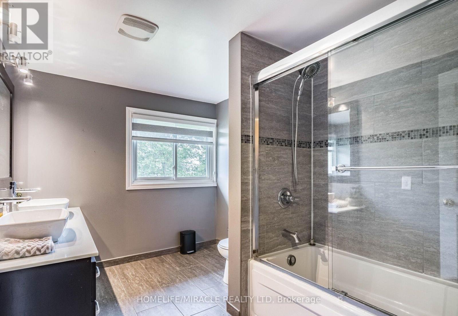 2815 Niagara River Parkway, Fort Erie, Ontario  L2A 5M4 - Photo 24 - X12099058